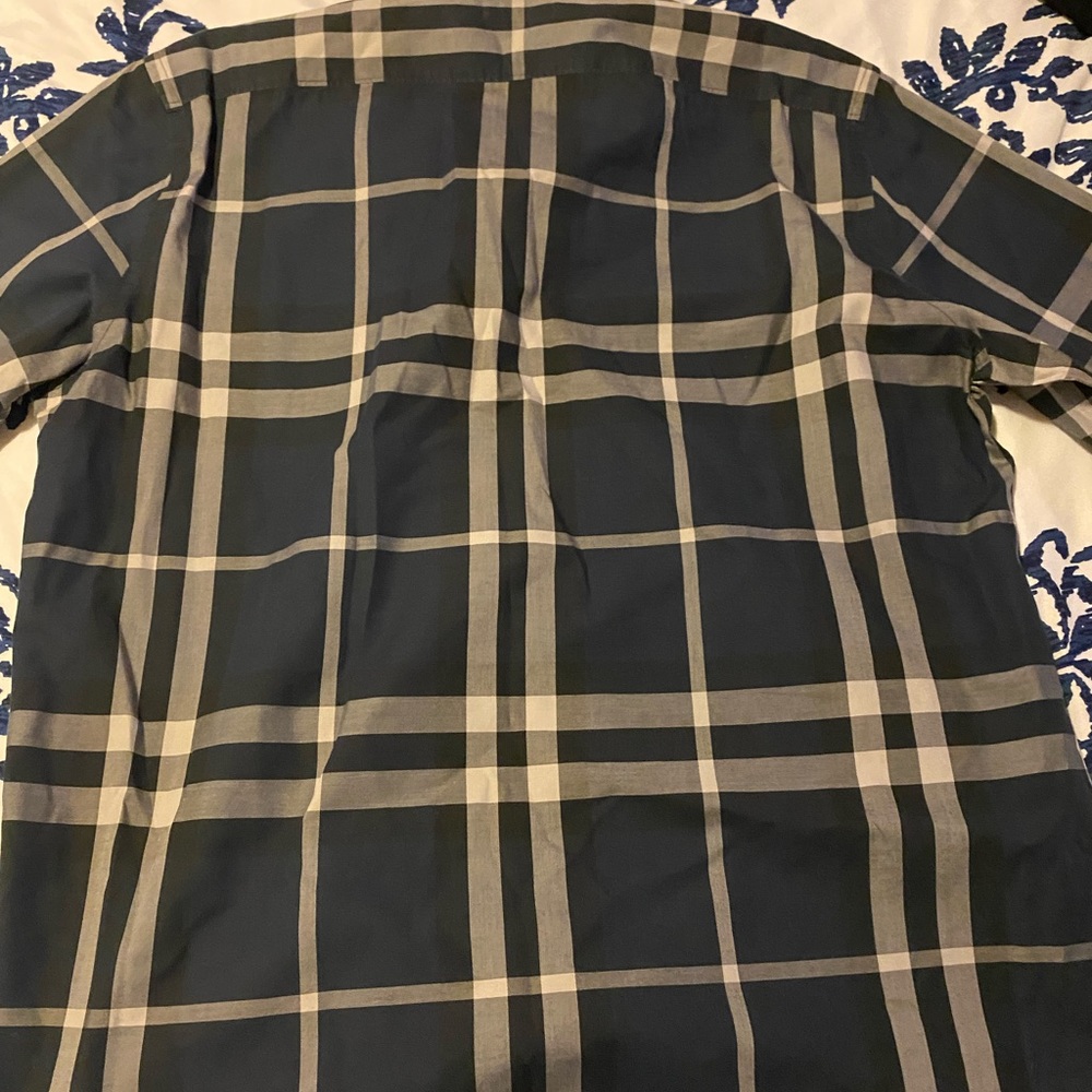 Great conditioned Burberry dress shirt